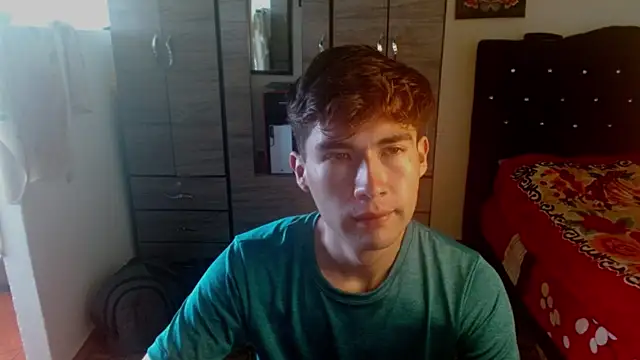 Snapshot of samael1107 chatting on December 19, 8:00 pm samael1107 online show from December 19, 8:00 pm