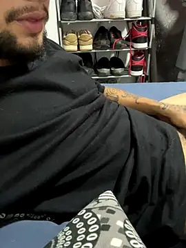 Snapshot of MrSoulMommy chatting on November 7, 8:24 pm MrSoulMommy online show from November 7, 8:24 pm