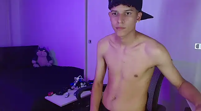 LiamGadiell online show from February 9, 6:11 am