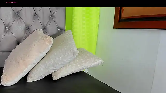 Snapshot of catalina_Ada chatting on March 6, 10:26 pm catalina Ada online show from March 6, 10:26 pm