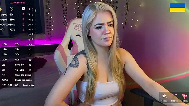 RedVelveten online show from October 2, 8:34 pm