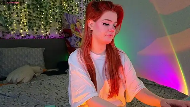 RedVelveten online show from March 24, 11:43 am