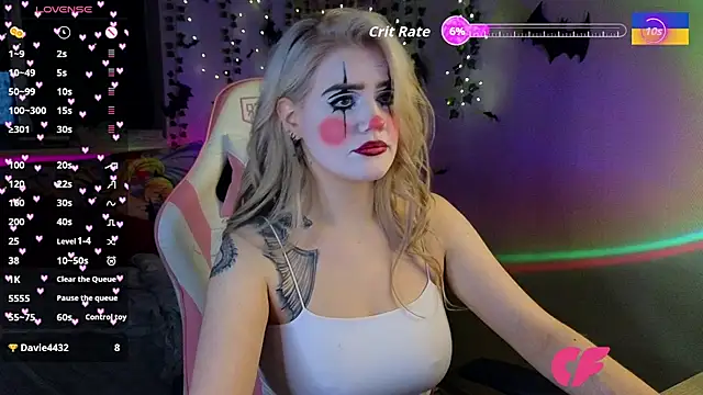 RedVelveten online show from October 31, 8:00 am