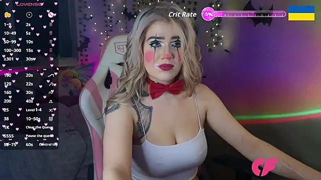 RedVelveten online show from October 30, 7:55 pm