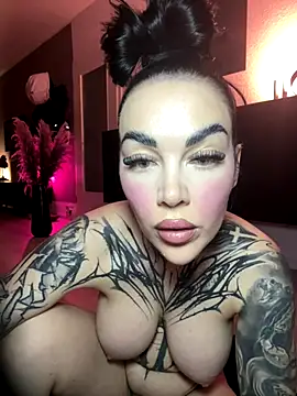 Snapshot of PalinaPr chatting on November 2, 6:35 pm PalinaPr online show from November 2, 6:35 pm