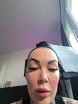 Snapshot of PalinaPr chatting on December 16, 1:37 pm PalinaPr online show from December 16, 1:37 pm