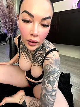 Snapshot of PalinaPr chatting on November 3, 11:58 am PalinaPr online show from November 3, 11:58 am