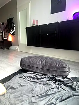 Snapshot of PalinaPr chatting on November 16, 11:48 am PalinaPr online show from November 16, 11:48 am