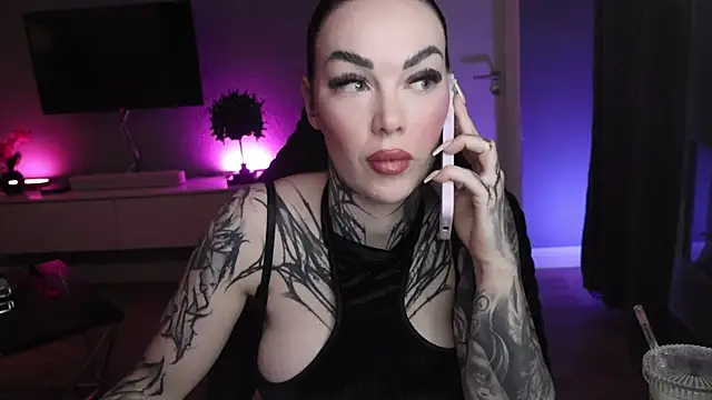 Snapshot of PalinaPr chatting on December 6, 9:18 pm PalinaPr online show from December 6, 9:18 pm