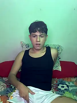 Snapshot of neit04 chatting on October 10, 10:10 pm neit04 online show from October 10, 10:10 pm