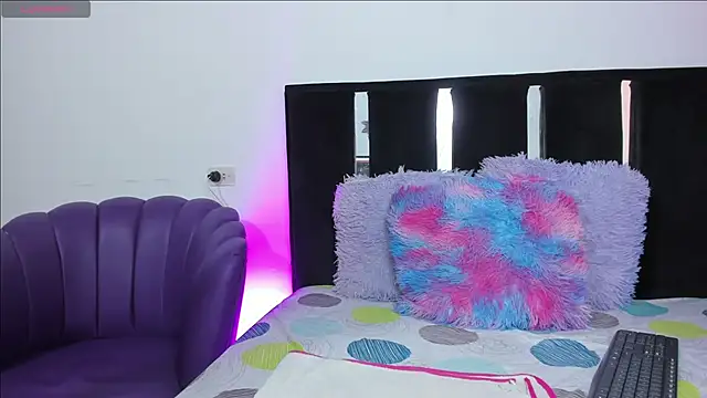 Kala Alia online show from December 2, 7:15 pm