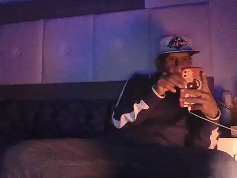 oiram27 online show from December 3, 5:19 am