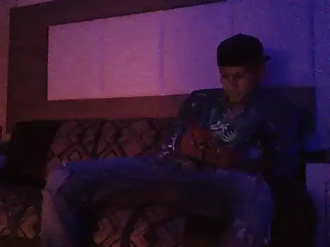 oiram27 online show from November 30, 1:39 am