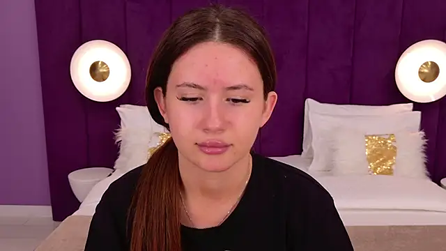 milaleoneli online show from March 16, 12:22 pm