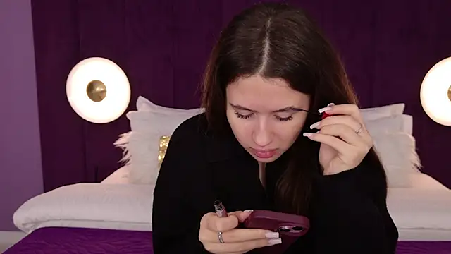 milaleoneli online show from November 10, 3:22 am