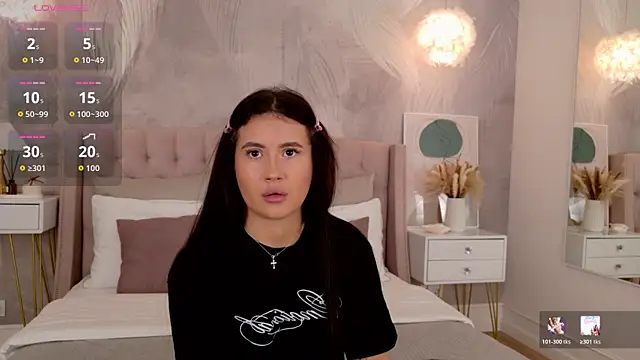 Snapshot of milaleoneli chatting on July 16, 2:36 pm milaleoneli online show from July 16, 2:36 pm