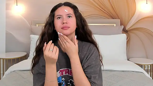 milaleoneli online show from September 11, 3:01 pm