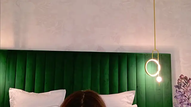 milaleoneli online show from September 22, 3:07 pm