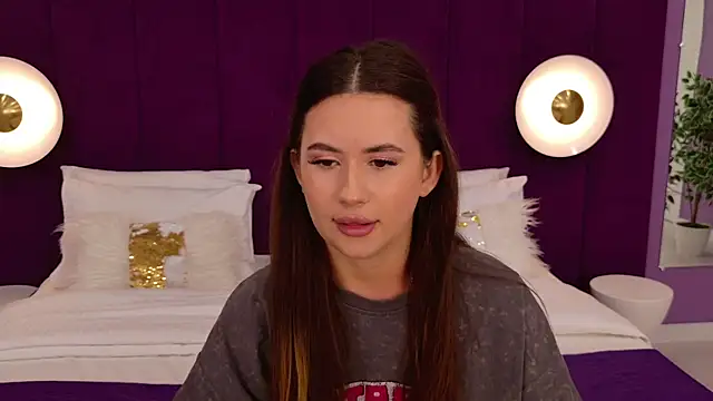 milaleoneli online show from March 17, 3:29 pm