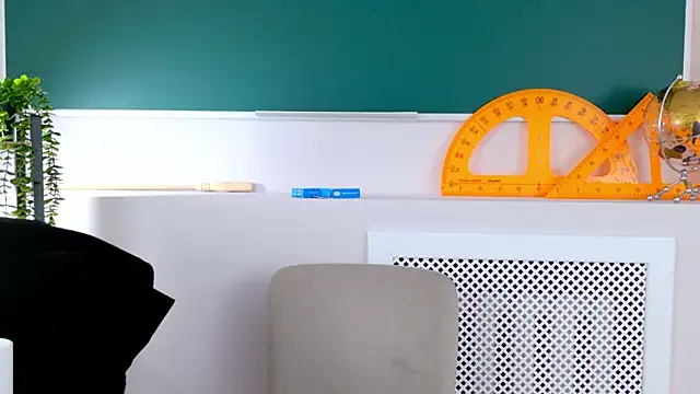 milaleoneli online show from October 22, 3:11 pm