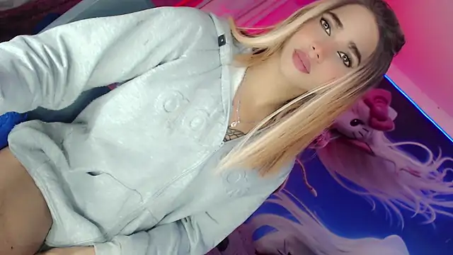 Snapshot of Thalia_girl21 chatting on February 28, 4:21 am Thalia girl21 online show from February 28, 4:21 am