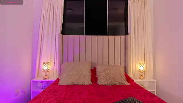 Aliison Smith online show from March 28, 3:51 am