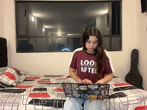 Scarlett Jazmin online show from February 12, 5:26 am