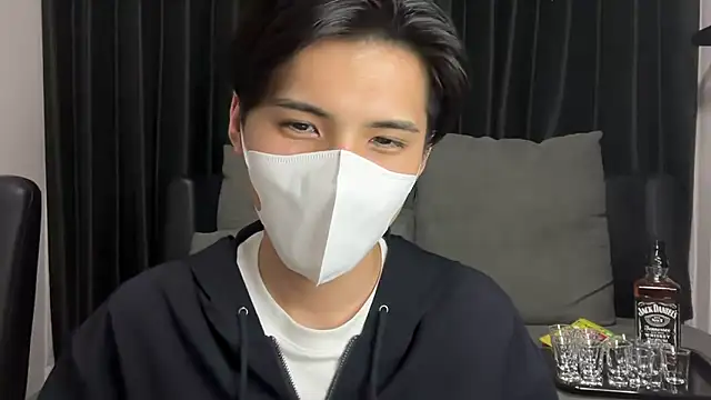 Lio kun online show from April 18, 1:13 pm