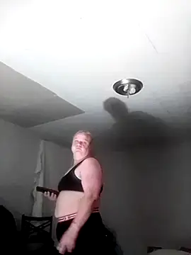 Zaddywood60 online show from February 8, 6:55 am