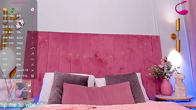 Snapshot of Mayzzie chatting on March 19, 12:04 am Mayzzie online show from March 19, 12:04 am