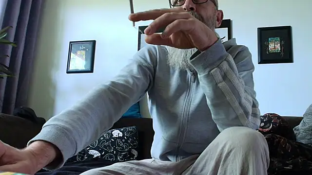 Kingsscepter online show from April 18, 10:17 am