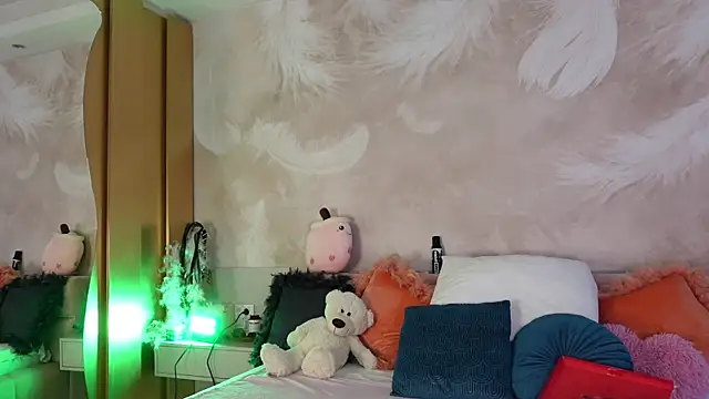 JullyBlair online show from May 11, 4:36 am