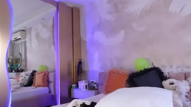 JullyBlair online show from June 28, 5:47 am