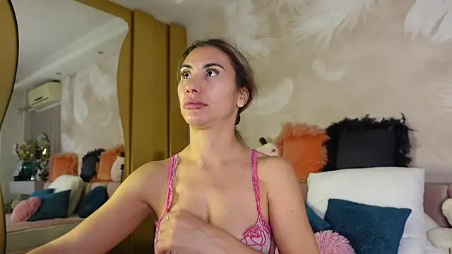 JullyBlair online show from May 31, 4:18 am