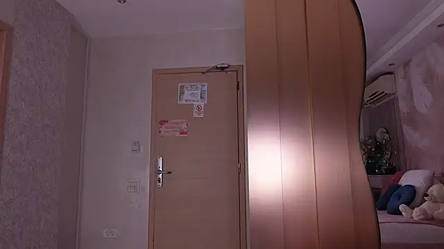 JullyBlair online show from April 29, 3:54 am
