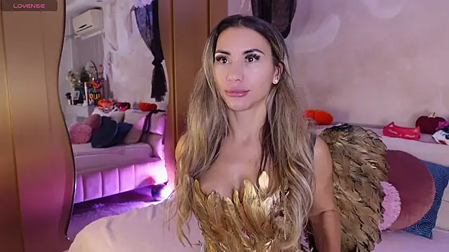 Snapshot of JullyBlair chatting on November 1, 5:25 am JullyBlair online show from November 1, 5:25 am