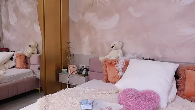 JullyBlair online show from March 31, 4:25 am