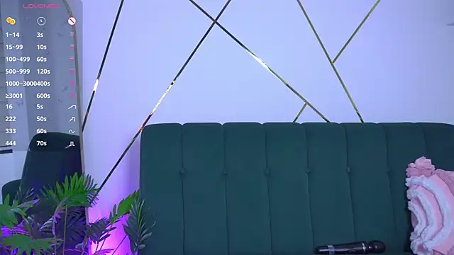 b3llaspringg online show from December 18, 11:30 pm