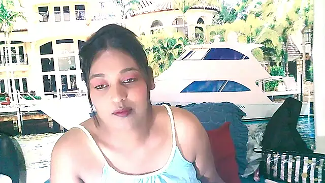Snapshot of IndianYummy chatting on December 23, 6:33 am IndianYummy online show from December 23, 6:33 am