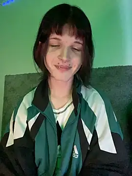 Snapshot of Kasaiq chatting on December 3, 2:55 pm Kasaiq online show from December 3, 2:55 pm