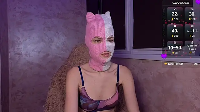 Domiiiniiicana online show from November 17, 2:43 pm