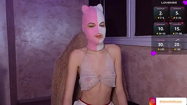 Domiiiniiicana online show from November 21, 2:05 pm