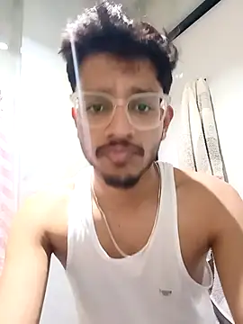 skinnyyyyyyyyy online show from October 3, 4:14 am