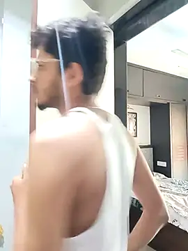 skinnyyyyyyyyy online show from November 2, 7:02 am