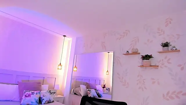 MartinaGuzmann online show from February 14, 1:50 am