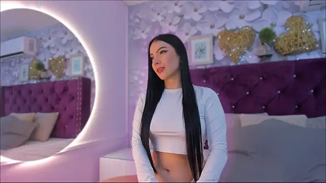 Snapshot of mia_greeco chatting on December 4, 11:57 am mia greeco online show from December 4, 11:57 am