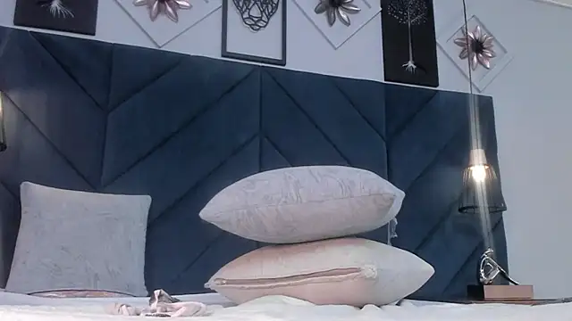 Snapshot of mia_greeco chatting on January 29, 4:19 pm mia greeco online show from January 29, 4:19 pm