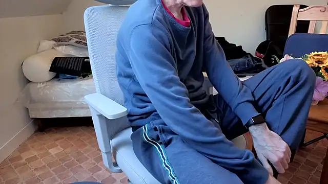 SteveStiffbone online show from April 11, 1:04 pm