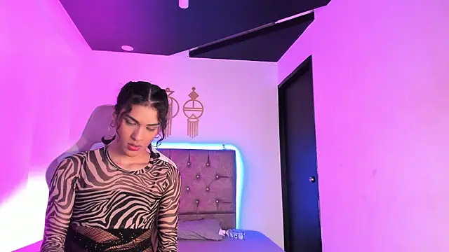 MiaCavallii  online show from March 22, 2:59 am