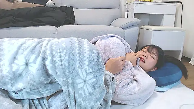 nmnk CH online show from October 24, 12:31 am